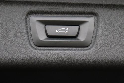 BMW 330 G21 - iA TOURING M-SPORT + GPS + CAMERA + PDC + CRUISE (ACC) + LEDER/ALCANTARA + ALU 