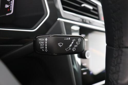 VOLKSWAGEN Tiguan LIFE BUSINESS 1.5 TSI DSG + CARPLAY + GPS + CAMERA + PDC + CRUISE (ACC) + ALU 17