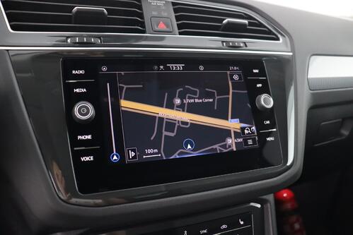 VOLKSWAGEN Tiguan LIFE BUSINESS 1.5 TSI DSG + CARPLAY + GPS + CAMERA + PDC + CRUISE (ACC) + ALU 17