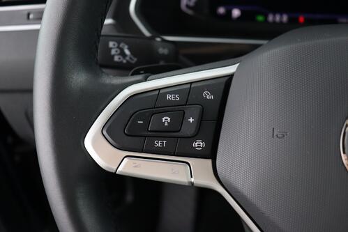VOLKSWAGEN Tiguan LIFE BUSINESS 1.5 TSI DSG + CARPLAY + GPS + CAMERA + PDC + CRUISE (ACC) + ALU 17