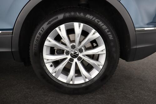 VOLKSWAGEN Tiguan LIFE BUSINESS 1.5 TSI DSG + CARPLAY + GPS + CAMERA + PDC + CRUISE (ACC) + ALU 17