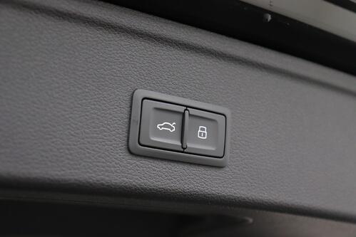 AUDI A4 AVANT 30 2.0 TDI + CARPLAY + GPS + PDC + LEDER + ALU 17