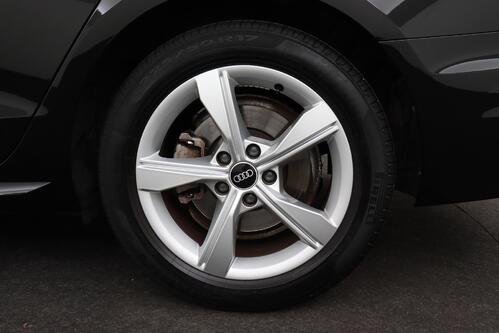 AUDI A4 AVANT 30 2.0 TDI + CARPLAY + GPS + PDC + LEDER + ALU 17