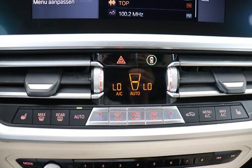 BMW 330 xDRIVE iA M-SPORT + GPS + CAMERA + PDC + CRUISE + SCHUIFDAK + LEDER + ALU