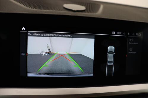 BMW 330 xDRIVE iA M-SPORT + GPS + CAMERA + PDC + CRUISE + SCHUIFDAK + LEDER + ALU