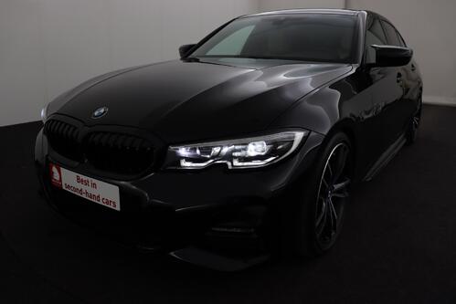 BMW 330 xDRIVE iA M-SPORT + GPS + CAMERA + PDC + CRUISE + SCHUIFDAK + LEDER + ALU