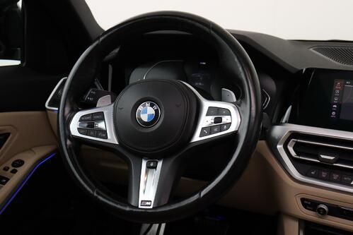 BMW 330 xDRIVE iA M-SPORT + GPS + CAMERA + PDC + CRUISE + SCHUIFDAK + LEDER + ALU