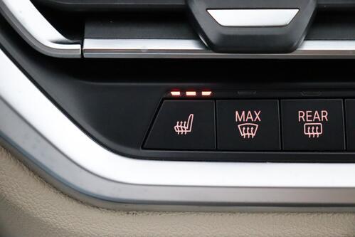 BMW 330 xDRIVE iA M-SPORT + GPS + CAMERA + PDC + CRUISE + SCHUIFDAK + LEDER + ALU