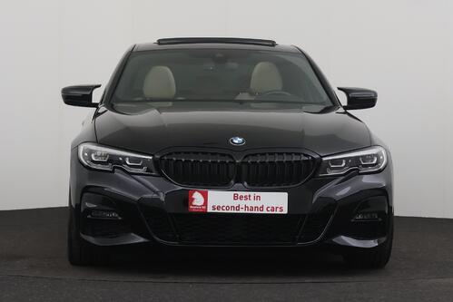 BMW 330 xDRIVE iA M-SPORT + GPS + CAMERA + PDC + CRUISE + SCHUIFDAK + LEDER + ALU
