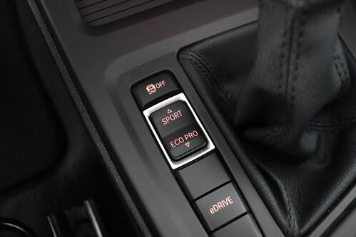 BMW X1 xDRIVE 25e iA + CARPLAY + GPS + CAMERA + PDC + CRUISE + PANO + ALU