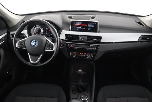 BMW X1 xDRIVE 25e iA + CARPLAY + GPS + CAMERA + PDC + CRUISE + PANO + ALU