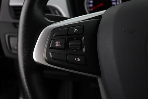 BMW X1 xDRIVE 25e iA + CARPLAY + GPS + CAMERA + PDC + CRUISE + PANO + ALU