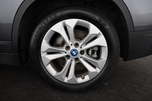BMW X1 xDRIVE 25e iA + CARPLAY + GPS + CAMERA + PDC + CRUISE + PANO + ALU