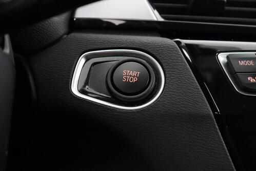 BMW X1 xDRIVE 25e iA + CARPLAY + GPS + CAMERA + PDC + CRUISE + PANO + ALU