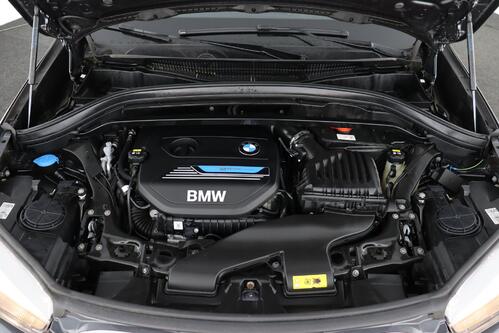 BMW X1 xDRIVE 25e iA + CARPLAY + GPS + CAMERA + PDC + CRUISE + PANO + ALU