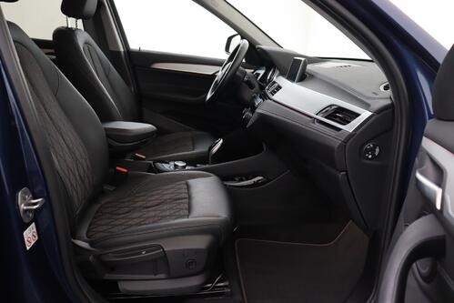 BMW X1 X-LINE 20 iA  M-SPORT+ GPS + CAMERA + PDC + CRUISE (ACC) + PANO DAK  + HALF/LEDER + ALU 