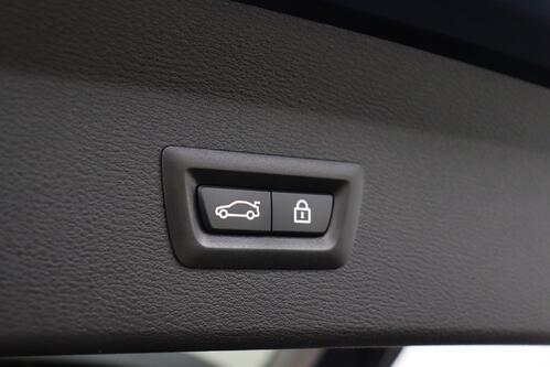 BMW X1 X-LINE 20 iA  M-SPORT+ GPS + CAMERA + PDC + CRUISE (ACC) + PANO DAK  + HALF/LEDER + ALU 