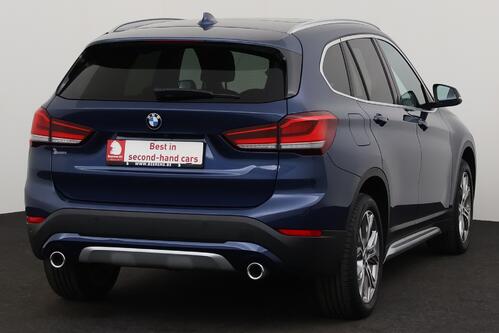 BMW X1 X-LINE 20 iA  M-SPORT+ GPS + CAMERA + PDC + CRUISE (ACC) + PANO DAK  + HALF/LEDER + ALU 