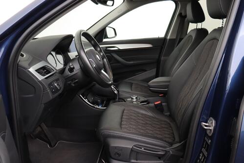 BMW X1 X-LINE 20 iA  M-SPORT+ GPS + CAMERA + PDC + CRUISE (ACC) + PANO DAK  + HALF/LEDER + ALU 
