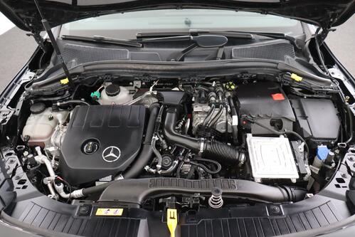 MERCEDES-BENZ GLA 250 e IA LUXURY LINE PHEV + CARPLAY + GPS + CAMERA + PDC + CRUISE + HALF-LEDER + ALU 18