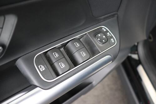 MERCEDES-BENZ GLA 250 e IA LUXURY LINE PHEV + CARPLAY + GPS + CAMERA + PDC + CRUISE + HALF-LEDER + ALU 18