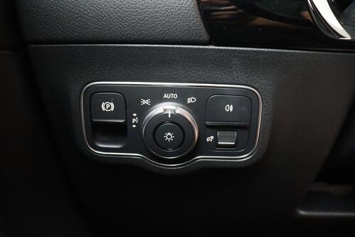 MERCEDES-BENZ GLA 250 e IA LUXURY LINE PHEV + CARPLAY + GPS + CAMERA + PDC + CRUISE + HALF-LEDER + ALU 18