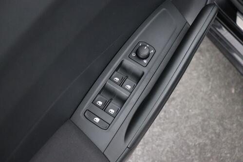 SKODA Fabia SELECTION 1.0 TSI DSG + CARPLAY + PDC + ALU