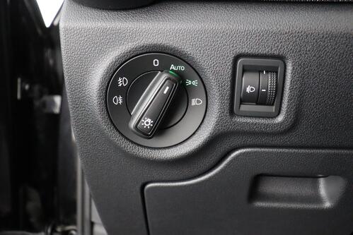 SKODA Fabia SELECTION 1.0 TSI DSG + CARPLAY + PDC + ALU