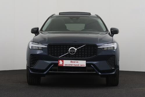 VOLVO XC60 PLUS DARK 2.0T8 RECHARGE GEARTRONIC PHEV + CARPLAY + GPS + CAMERA + PDC + CRUISE (ACC) + PANO + LEDER + ALU 20
