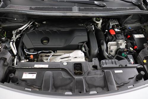 PEUGEOT 3008 GT 1.6 PURETECH HYBRID e-EAT8 + A/T + GPS + CARPLAY + HALF/LEDER + CAMERA + PDC + CRUISE + ALU 18 + TREKHAAK 