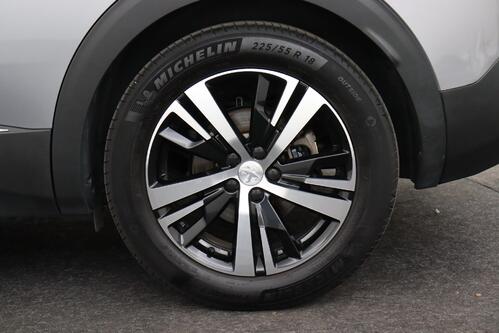 PEUGEOT 3008 GT 1.6 PURETECH HYBRID e-EAT8 + A/T + GPS + CARPLAY + HALF/LEDER + CAMERA + PDC + CRUISE + ALU 18 + TREKHAAK 