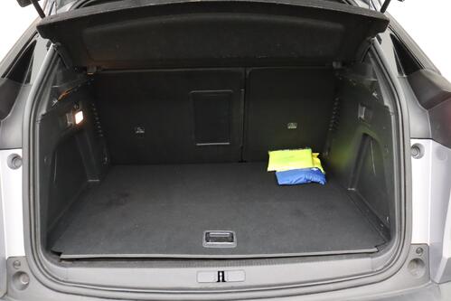 PEUGEOT 3008 GT 1.6 PURETECH HYBRID e-EAT8 + A/T + GPS + CARPLAY + HALF/LEDER + CAMERA + PDC + CRUISE + ALU 18 + TREKHAAK 