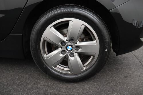 BMW 118  iA ADVANTAGE + CARPLAY + GPS + CAMERA + PDC + CRUISE + ALU 