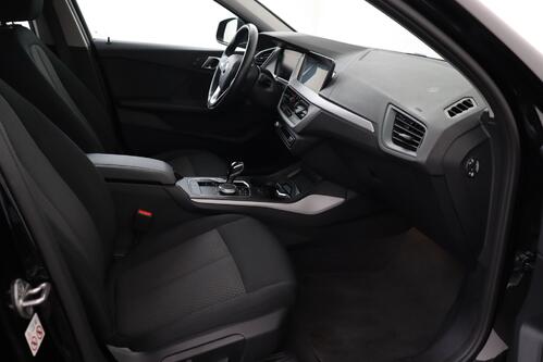 BMW 118  iA ADVANTAGE + CARPLAY + GPS + CAMERA + PDC + CRUISE + ALU 