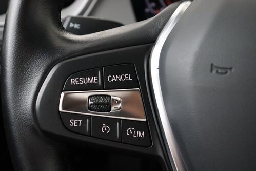 BMW 118  iA ADVANTAGE + CARPLAY + GPS + CAMERA + PDC + CRUISE + ALU 