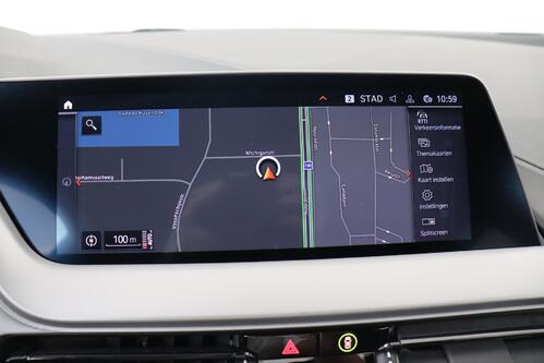 BMW 118  iA ADVANTAGE + CARPLAY + GPS + CAMERA + PDC + CRUISE + ALU 