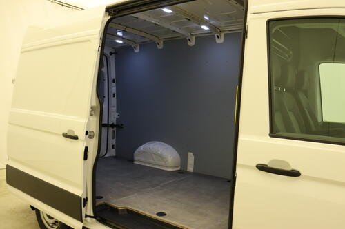 VOLKSWAGEN Crafter 2.0 TDI MT L3H3 Fourgon + CARPLAY + AIRCO 