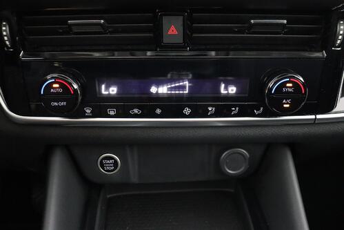 NISSAN Qashqai  TEKNA 1.3 T-GDI + GPS + CARPLAY + CAMERA + PDC + CRUISE(ACC) + PANO DAK + ALU 