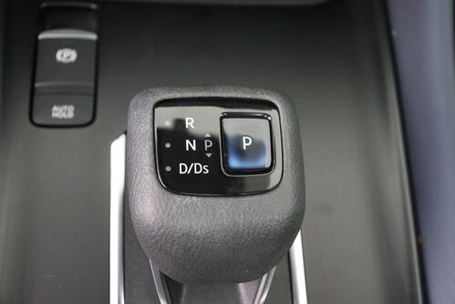 NISSAN Qashqai 1.3 TEKNA MHEV + CARPLAY + GPS + CAMERA + PDC + CRUISE (ACC) + PANO + ALU 