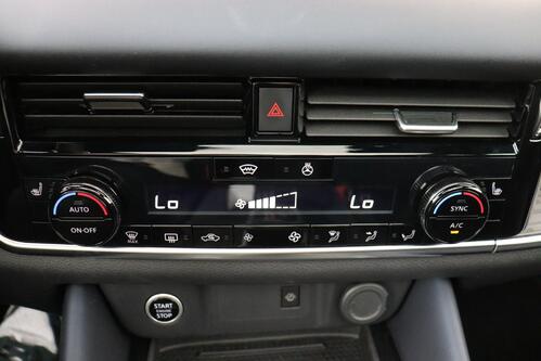 NISSAN Qashqai 1.3 TEKNA MHEV + CARPLAY + GPS + CAMERA + PDC + CRUISE (ACC) + PANO + ALU 