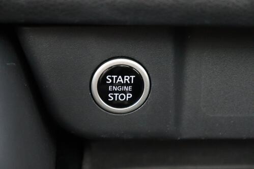 NISSAN Qashqai 1.3 TEKNA MHEV + CARPLAY + GPS + CAMERA + PDC + CRUISE (ACC) + PANO + ALU 