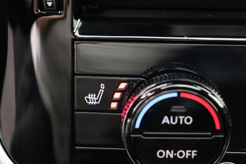 NISSAN Qashqai 1.3 TEKNA MHEV + CARPLAY + GPS + CAMERA + PDC + CRUISE (ACC) + PANO + ALU 