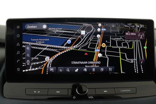 NISSAN Qashqai 1.3 TEKNA MHEV + CARPLAY + GPS + CAMERA + PDC + CRUISE (ACC) + PANO + ALU 