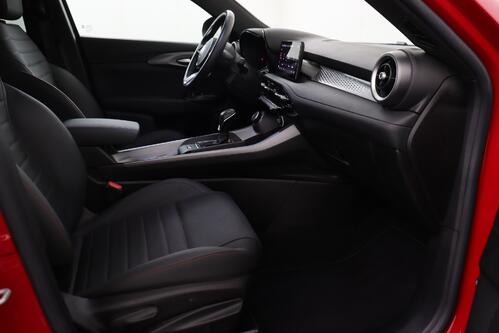 ALFA ROMEO Tonale 1.5 i MHEV + GPS + CAMERA + PDC + CRUISE (ACC) + HALF-LEDER + ALU 