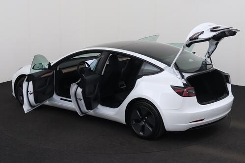TESLA Model 3 STANDARD PLUS 55 kWh + GPS + LEDER + CAMERA + PDC + CRUISE + ALU 18 + PANO DAK + TREKHAAK 