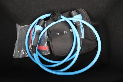 TESLA Model 3 STANDARD PLUS 55 kWh + GPS + LEDER + CAMERA + PDC + CRUISE + ALU 18 + PANO DAK + TREKHAAK 