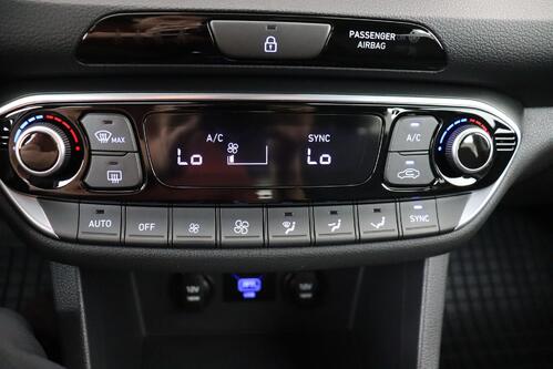 HYUNDAI i30 SW SMART 1.0 T-GDI 7DCT + CARPLAY + CAMERA + PDC + ALU 