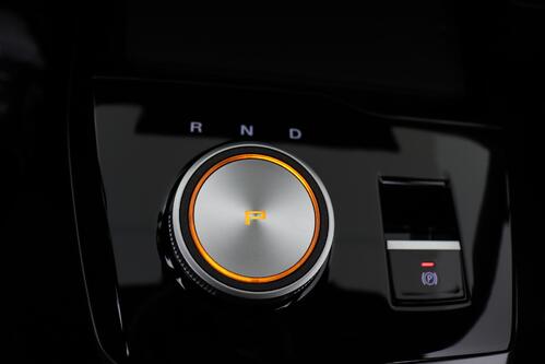 MG MG4 STANDARD 51 kWh + A/T + CARPLAY + PDC