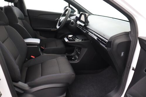 MG MG4 STANDARD 51 kWh + A/T + CARPLAY + PDC