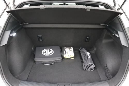 MG MG4 STANDARD 51 kWh + A/T + CARPLAY + PDC